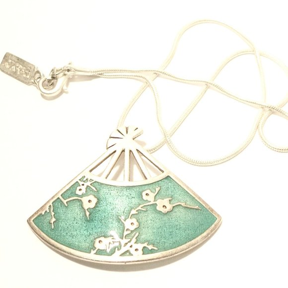 Foxy - Silver Toned Necklace with Enamel Fan Pendant - Picture 3 of 12